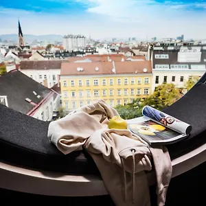 Mooons 4*, Bécs Ausztria